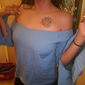 Off shoulder long sleeve top
